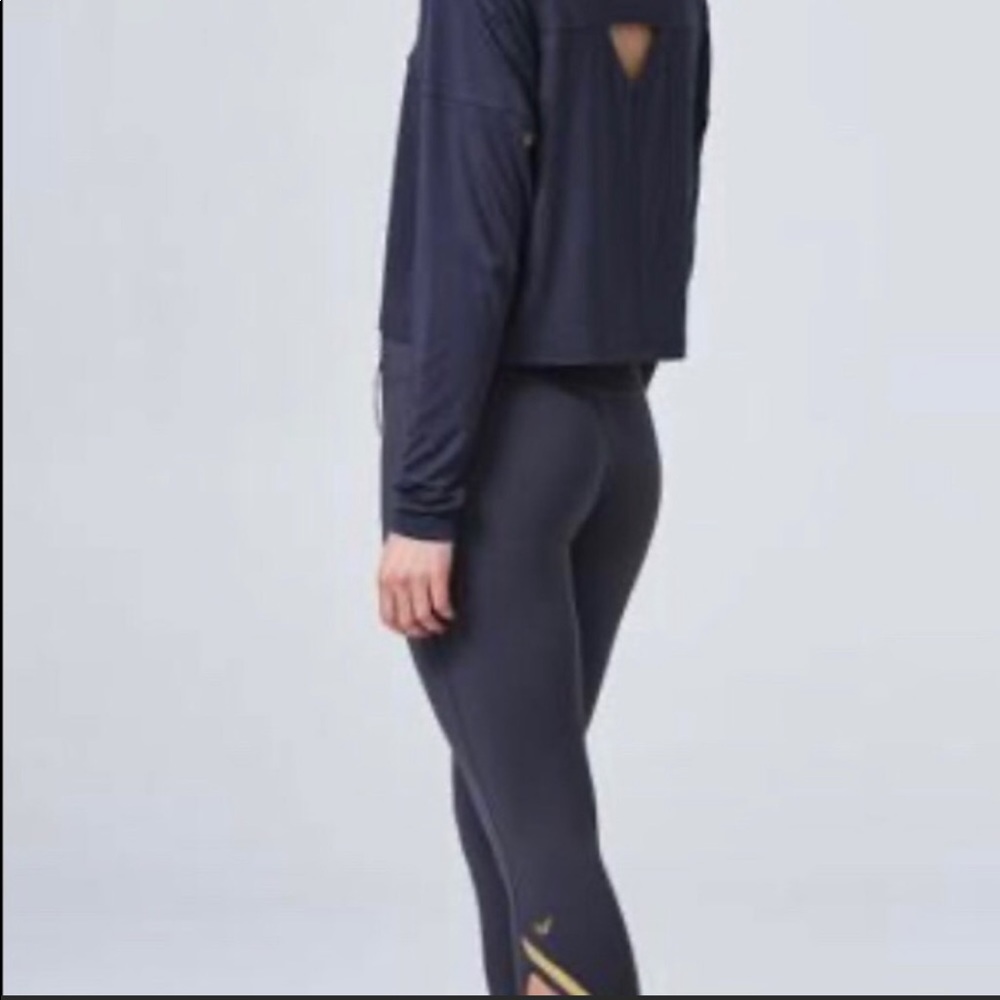 Black Ethona bamboo long sleeve top size medium